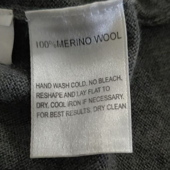 Eileen Fisher 100% Wool Gray Cardigan Sweater Size S - Picture 9 of 9